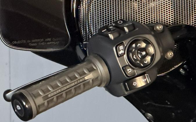 2026 Harley-Davidson® Street Glide Limited FLHXL PRPLE ABYSS/BLK W/ PINSTRIP