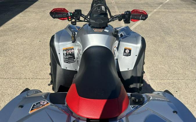 2026 Can-Am Renegade X Mr 1000 R Hyper Silver & Legion Red