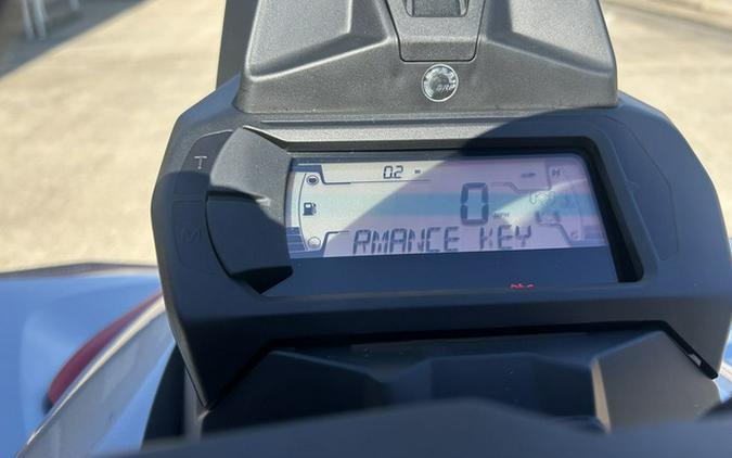 2026 Can-Am Renegade X Mr 1000 R Hyper Silver & Legion Red