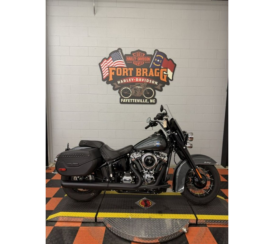 2025 Harley-Davidson® FLHC - Heritage Classic