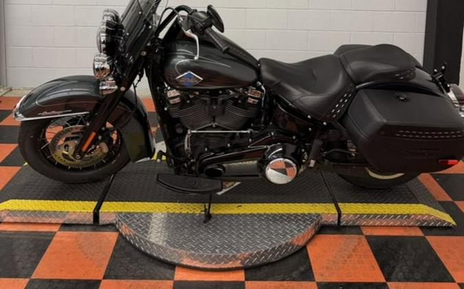 2025 Harley-Davidson® FLHC - Heritage Classic