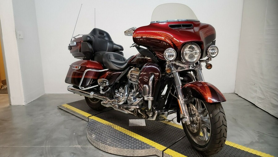 FLHTKSE 2014 CVO™ Electra Glide Ultra Limited®