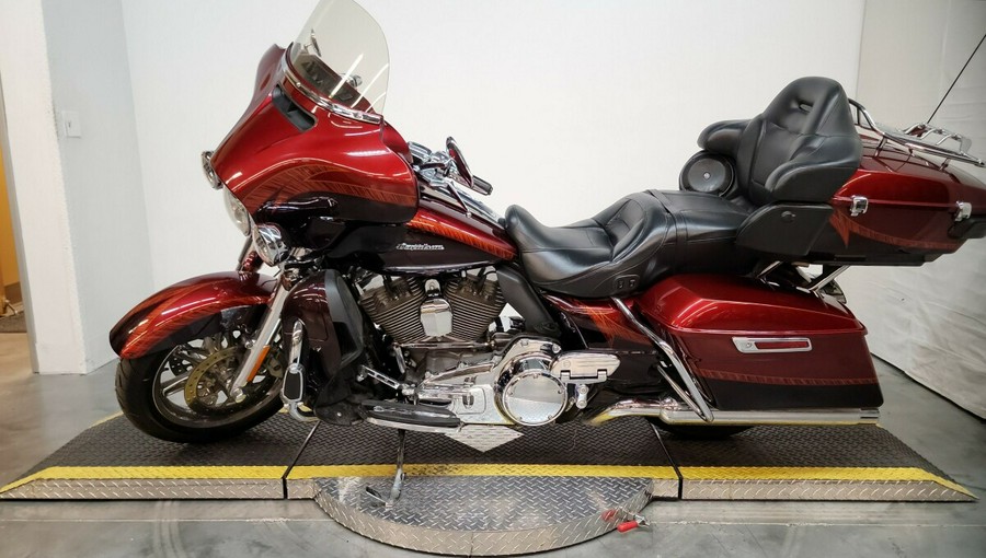 FLHTKSE 2014 CVO™ Electra Glide Ultra Limited®