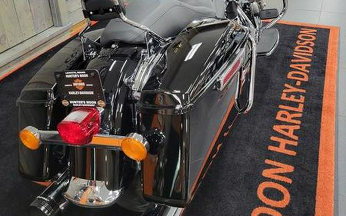 2022 Harley-Davidson® FLHP