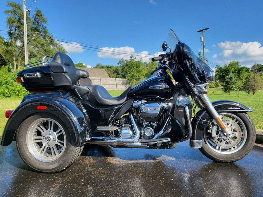 2017 Harley-Davidson FLHTCUTG - Tri Glide Ultra