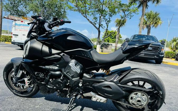 2024 Ducati Diavel V4 Black