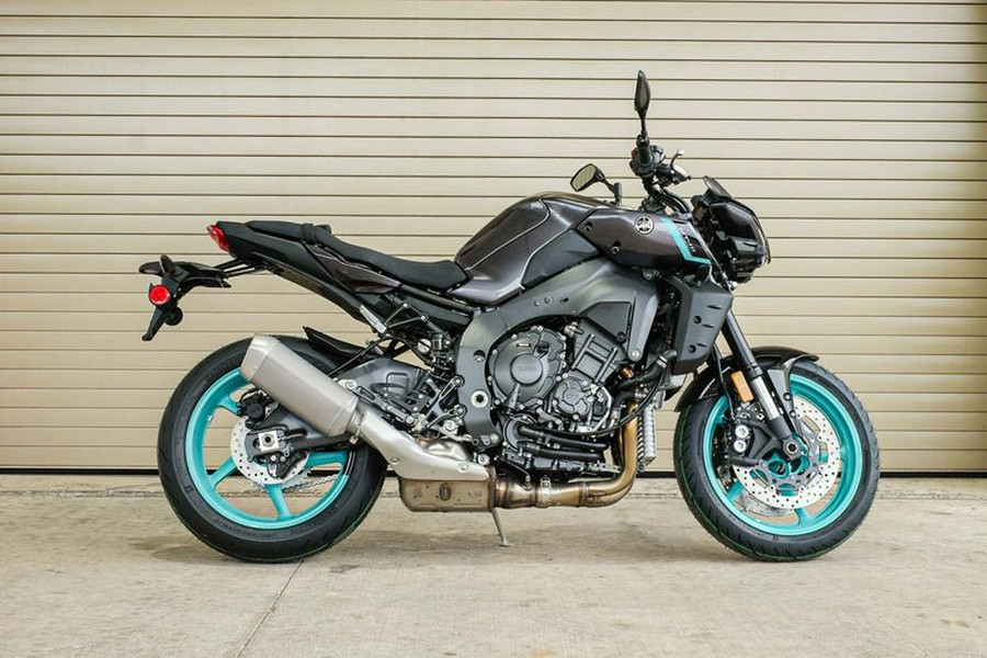 New 2024 YAMAHA MT10 MIDNIGHT CYAN