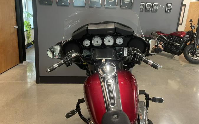 2017 Harley-Davidson® Street Glide® Special Velocity Red Sunglo