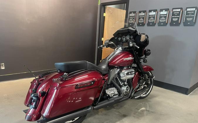 2017 Harley-Davidson® Street Glide® Special Velocity Red Sunglo