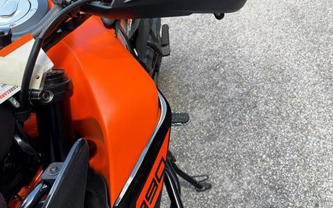 2024 Adventure 390 - KTM
