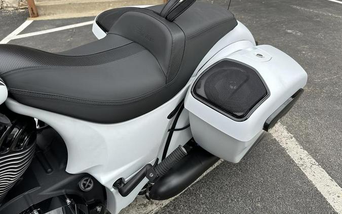 2024 Indian Motorcycle® Chieftain® Dark Horse® w/Powerband Audio Pkg Ghost White Metallic Smoke wit