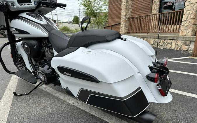 2024 Indian Motorcycle® Chieftain® Dark Horse® w/Powerband Audio Pkg Ghost White Metallic Smoke wit