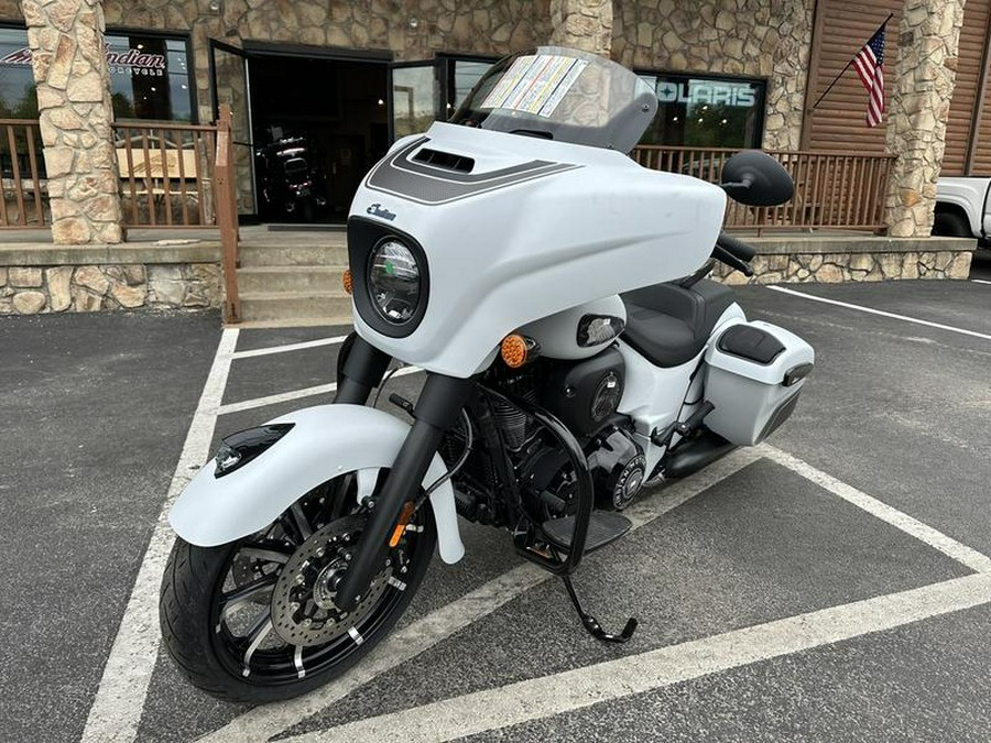 2024 Indian Motorcycle® Chieftain® Dark Horse® w/Powerband Audio Pkg Ghost White Metallic Smoke wit