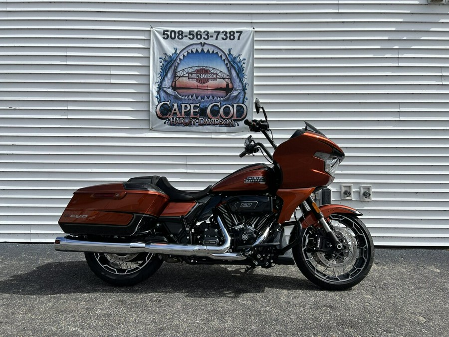 2023 Harley-Davidson CVO™ Road Glide Whiskey Neat w/Raven Metallic