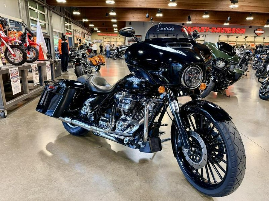 FLHX 2018 Street Glide®