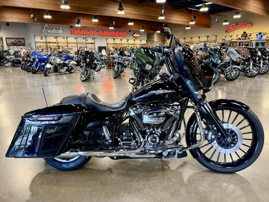 FLHX 2018 Street Glide®