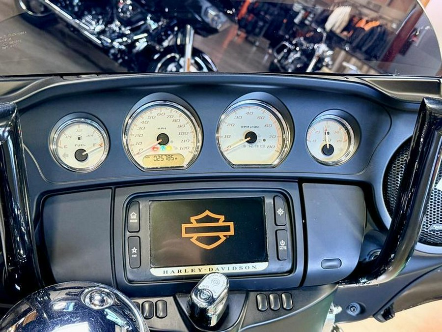 FLHX 2018 Street Glide®