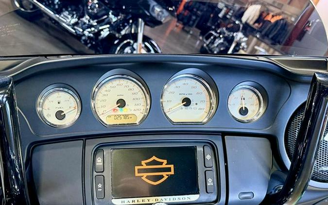 FLHX 2018 Street Glide®