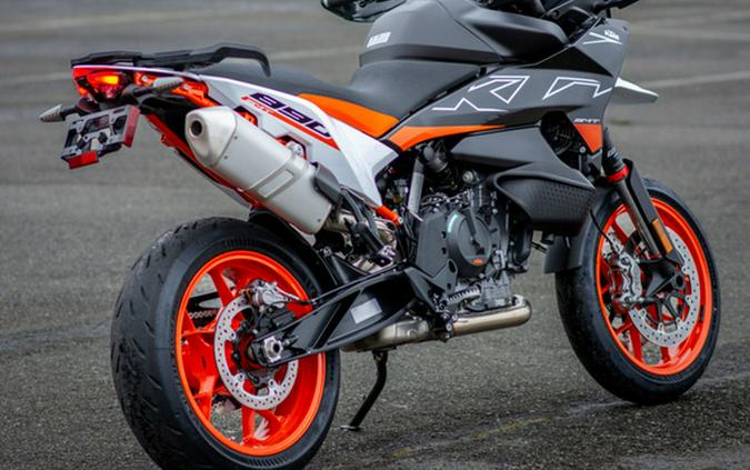 2024 KTM 890 SMT