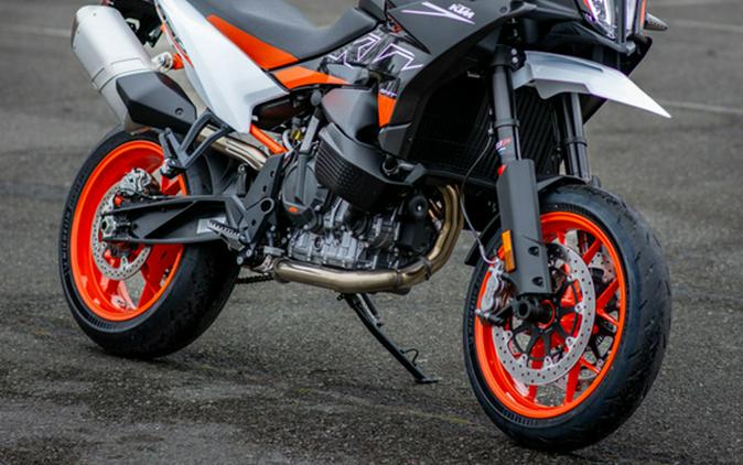 2024 KTM 890 SMT