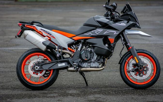 2024 KTM 890 SMT