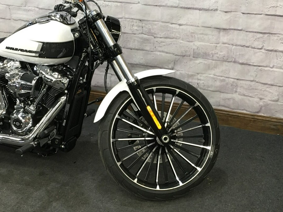 2024 Harley-Davidson Breakout White Onyx Pearl FXBR