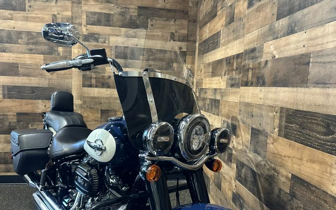 2019 Harley-Davidson® Heritage Classic 114 Billiard Blue/Billiard White FLHCS