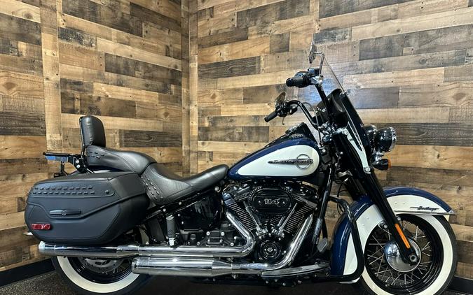 2019 Harley-Davidson® Heritage Classic 114 Billiard Blue/Billiard White FLHCS