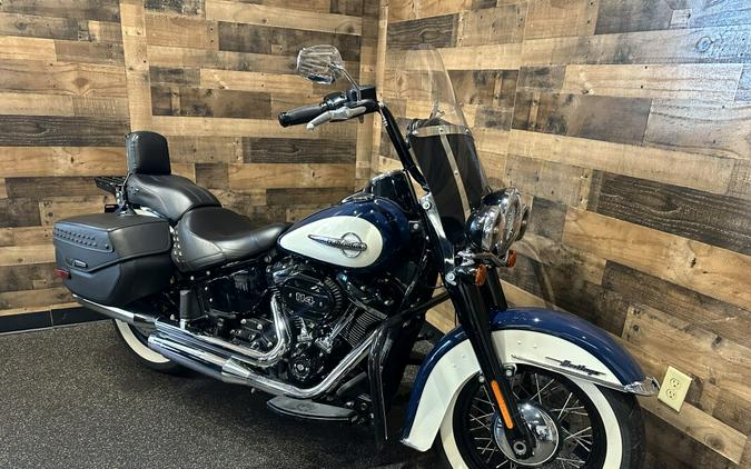 2019 Harley-Davidson® Heritage Classic 114 Billiard Blue/Billiard White FLHCS