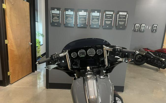 2022 Harley-Davidson® Street Glide® Special Gunship Gray