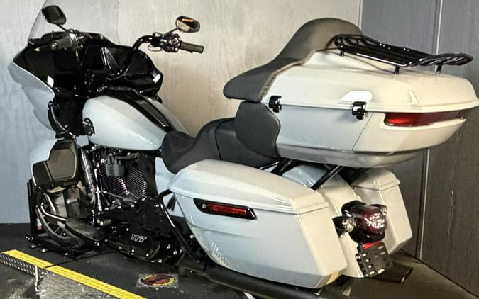2026 Harley-Davidson® Road Glide Limited FLTRXL DRK BILIARD GRY