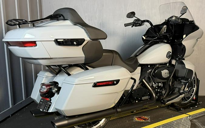 2026 Harley-Davidson® Road Glide Limited FLTRXL DRK BILIARD GRY