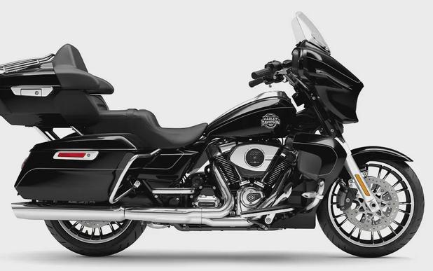 2026 Harley-Davidson® Street Glide Limited Vivid Black Chrome Trim