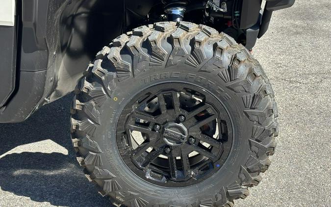 2027 Can-Am Defender XU MAX Limited HD11