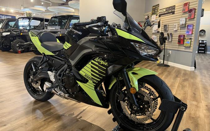 2026 Kawasaki Ninja 650 ABS Metallic Yellowish Green/Metallic Spark Black - 109654