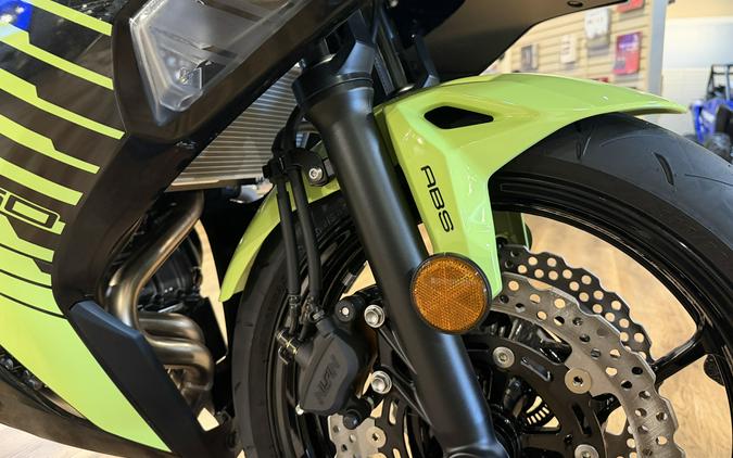 2026 Kawasaki Ninja 650 ABS Metallic Yellowish Green/Metallic Spark Black - 109654