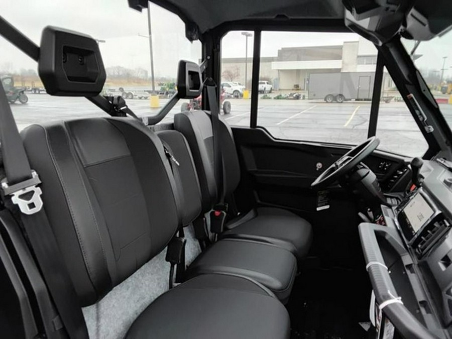 2026 Can-Am Defender XT CAB HD11