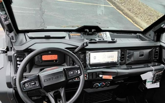 2026 Can-Am Defender XT CAB HD11