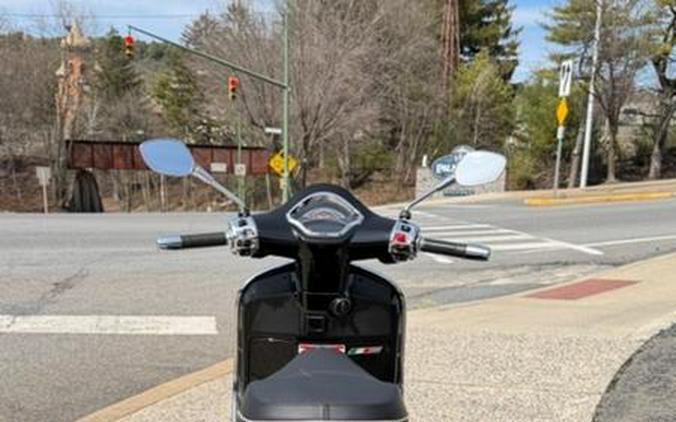 2023 Vespa GTS 300