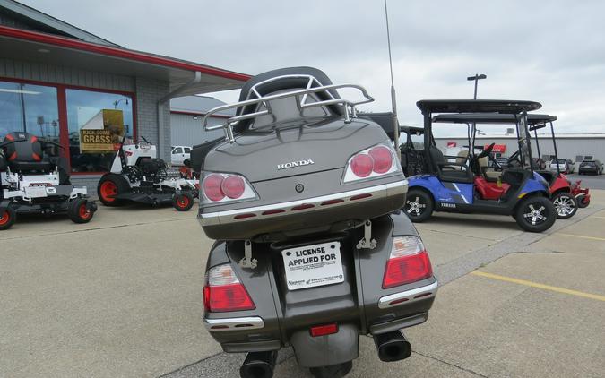 2010 GOLD WING PREMIUM AU - Honda