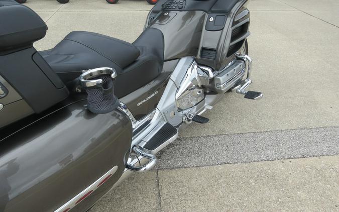 2010 GOLD WING PREMIUM AU - Honda