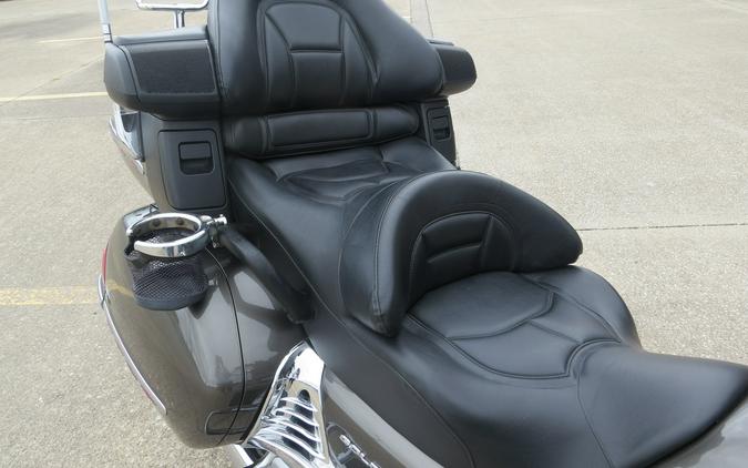 2010 GOLD WING PREMIUM AU - Honda