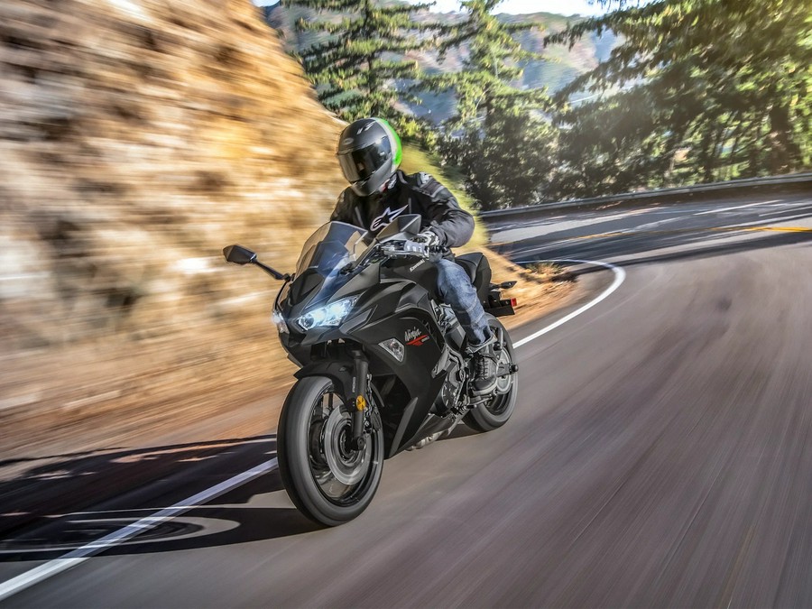 2026 Kawasaki Ninja 650 Metallic Flat Spark Black/Metallic Carbon Gray - 109653