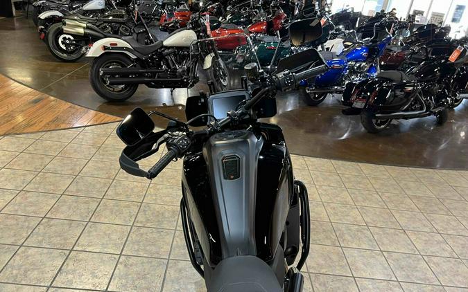 2024 Harley-Davidson Pan America™ 1250 Special Vivid Black
