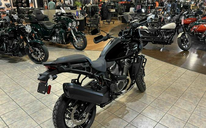 2024 Harley-Davidson Pan America™ 1250 Special Vivid Black