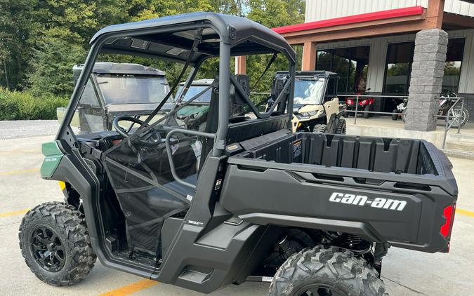 2025 Can-Am Defender DPS HD9