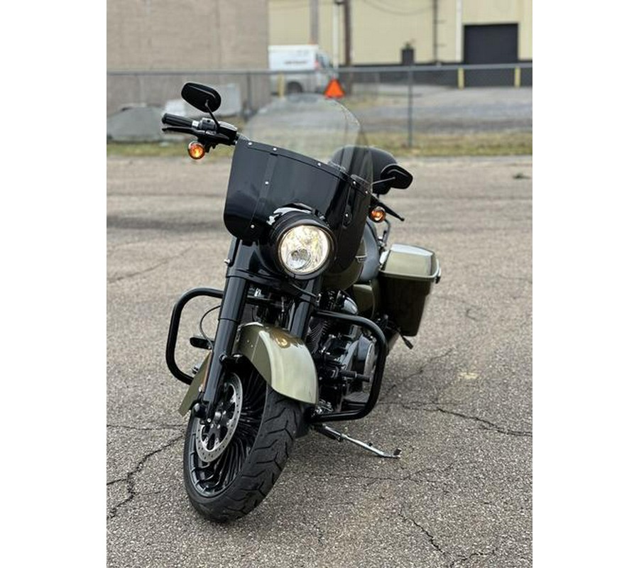 2017 Harley-Davidson® FLHRXS - Road King® Special