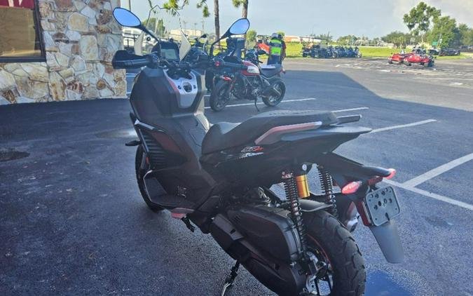 2027 Aprilia SR GT 400