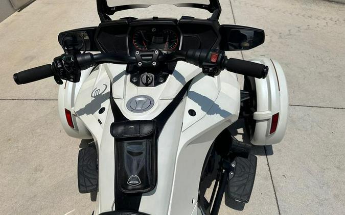 2017 Can-Am® Spyder® F3 Limited 6-Speed Semi-Automatic (SE6)