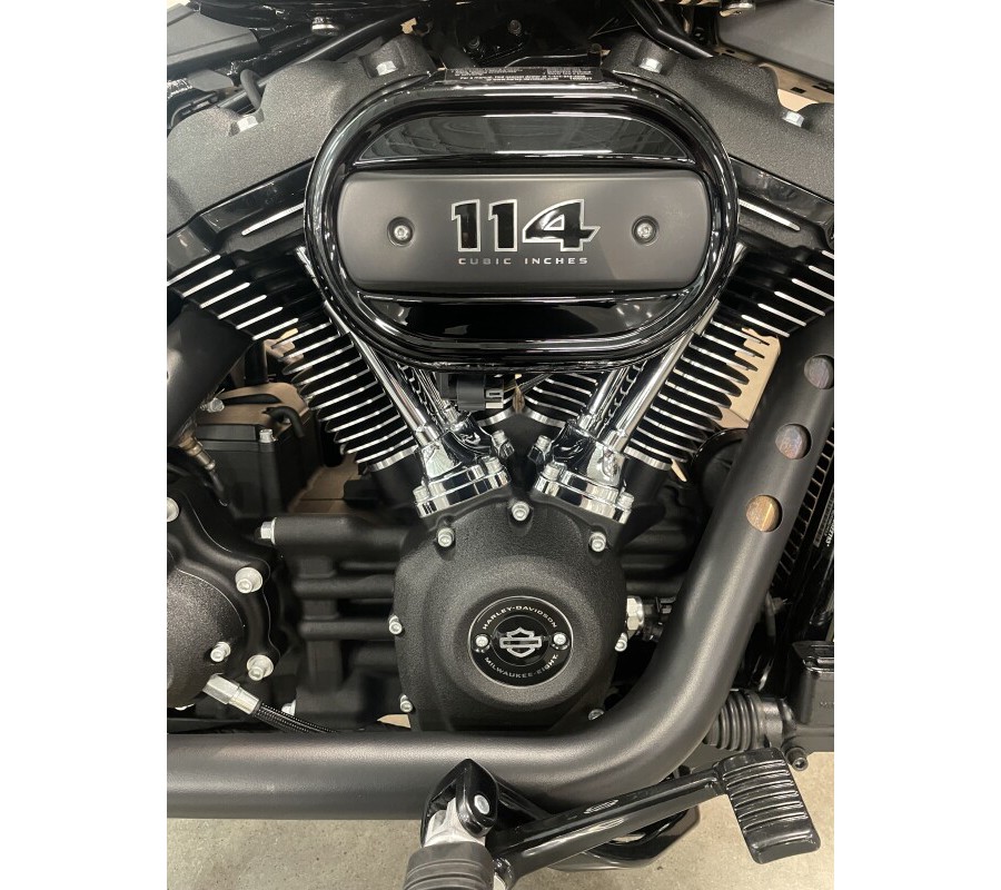 2024 Harley-Davidson® Street Bob® 114 Vivid Black